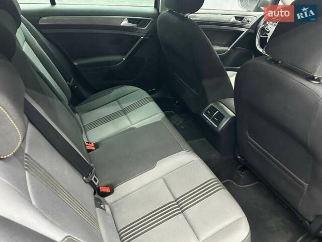 Серый Фольксваген Гольф, объемом двигателя 2 л и пробегом 213 тыс. км за 13300 $, фото 16 на Automoto.ua