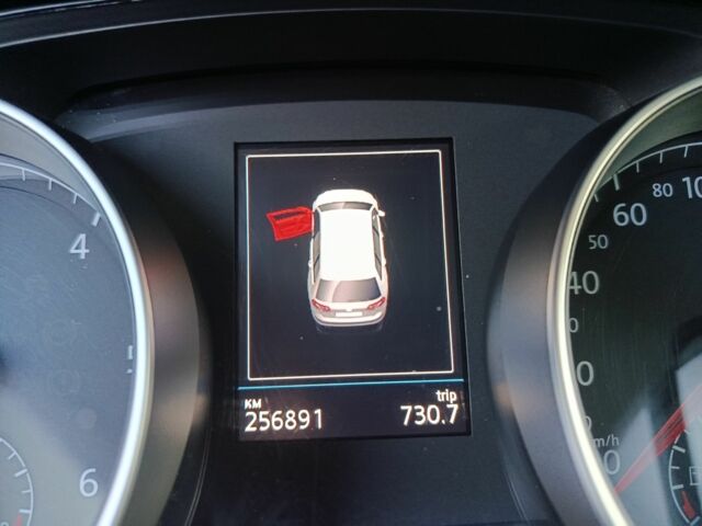 Серый Фольксваген Гольф, объемом двигателя 1.6 л и пробегом 257 тыс. км за 11600 $, фото 16 на Automoto.ua