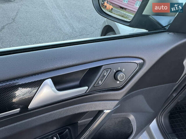 Сірий Фольксваген Гольф, об'ємом двигуна 1.6 л та пробігом 335 тис. км за 11999 $, фото 44 на Automoto.ua