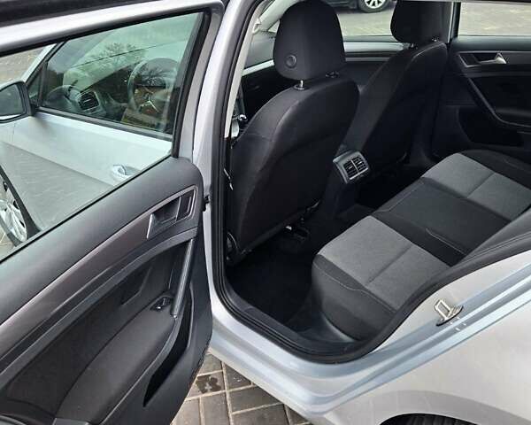 Сірий Фольксваген Гольф, об'ємом двигуна 1.6 л та пробігом 205 тис. км за 10499 $, фото 31 на Automoto.ua