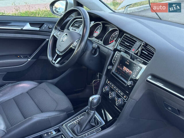Сірий Фольксваген Гольф, об'ємом двигуна 1.6 л та пробігом 335 тис. км за 11999 $, фото 75 на Automoto.ua
