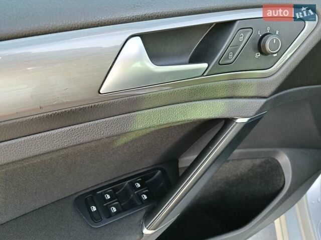 Фольксваген Гольф 2016 в Хмельницком на Automoto.ua Серый Фольксваген Гольф, объемом двигателя 1.6 л и пробегом 233 тыс. км за 10700 $, фото 33 на Automoto.ua