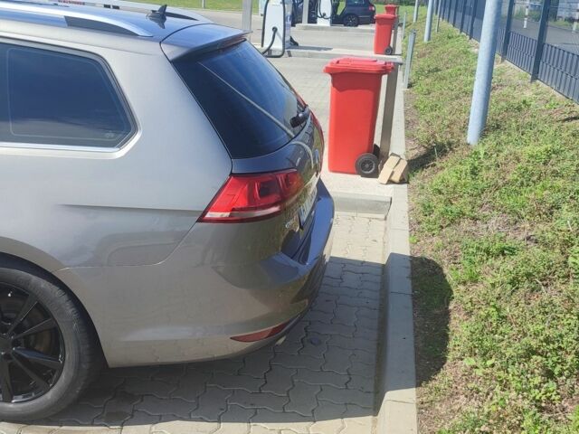 Серый Фольксваген Гольф, объемом двигателя 2 л и пробегом 335 тыс. км за 12500 $, фото 4 на Automoto.ua