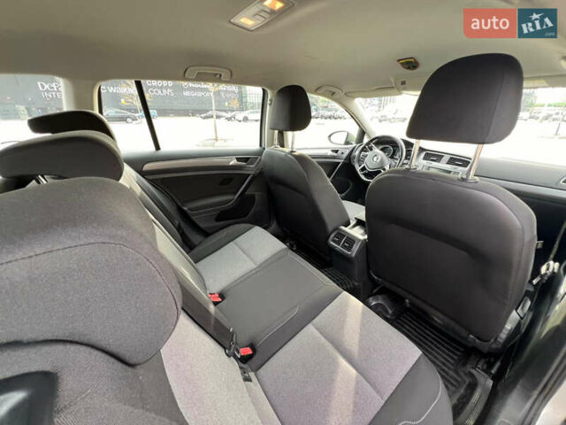 Фольксваген Гольф 2016 в Ямполь на Automoto.ua Серый Фольксваген Гольф, объемом двигателя 1.6 л и пробегом 297 тыс. км за 10500 $, фото 18 на Automoto.ua