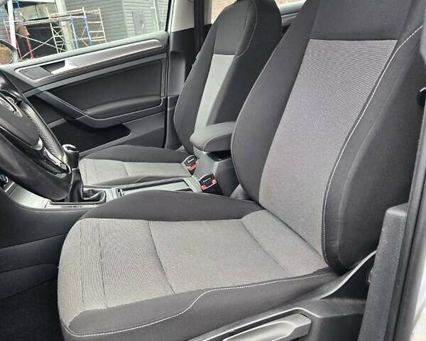 Сірий Фольксваген Гольф, об'ємом двигуна 1.6 л та пробігом 205 тис. км за 10499 $, фото 29 на Automoto.ua