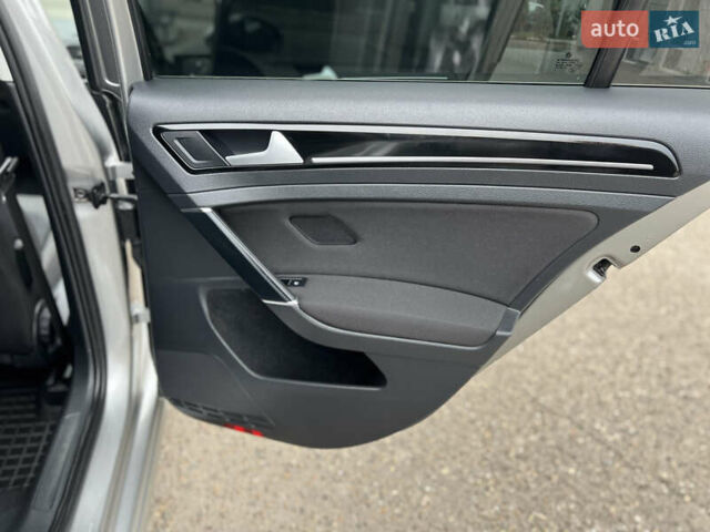 Серый Фольксваген Гольф, объемом двигателя 1.97 л и пробегом 300 тыс. км за 10700 $, фото 54 на Automoto.ua