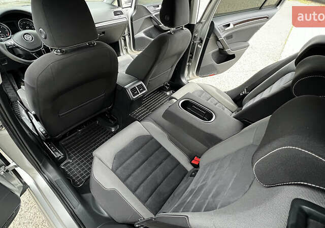 Серый Фольксваген Гольф, объемом двигателя 1.97 л и пробегом 300 тыс. км за 10700 $, фото 49 на Automoto.ua