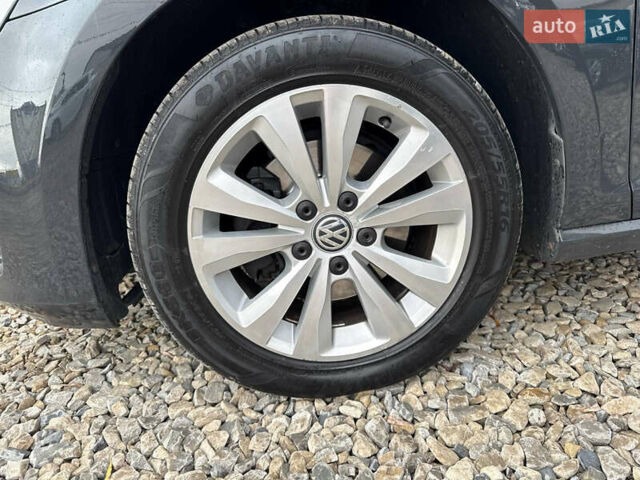 Серый Фольксваген Гольф, объемом двигателя 1.6 л и пробегом 272 тыс. км за 11200 $, фото 37 на Automoto.ua