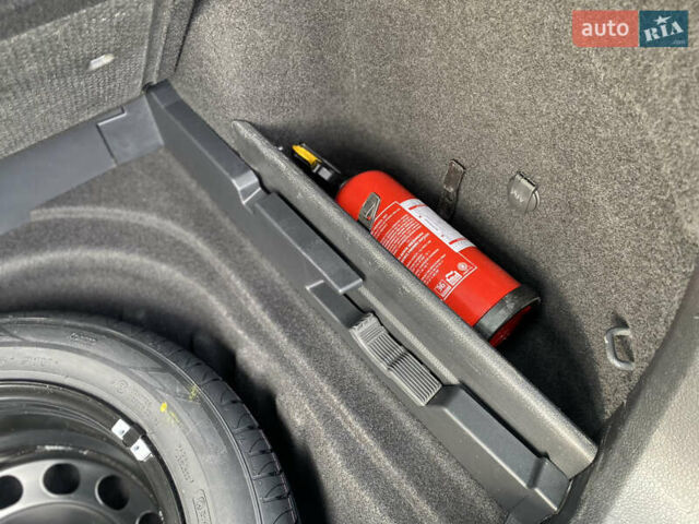 Сірий Фольксваген Гольф, об'ємом двигуна 2 л та пробігом 260 тис. км за 11900 $, фото 23 на Automoto.ua