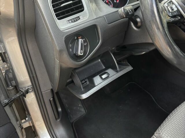 Сірий Фольксваген Гольф, об'ємом двигуна 1.6 л та пробігом 245 тис. км за 12800 $, фото 15 на Automoto.ua