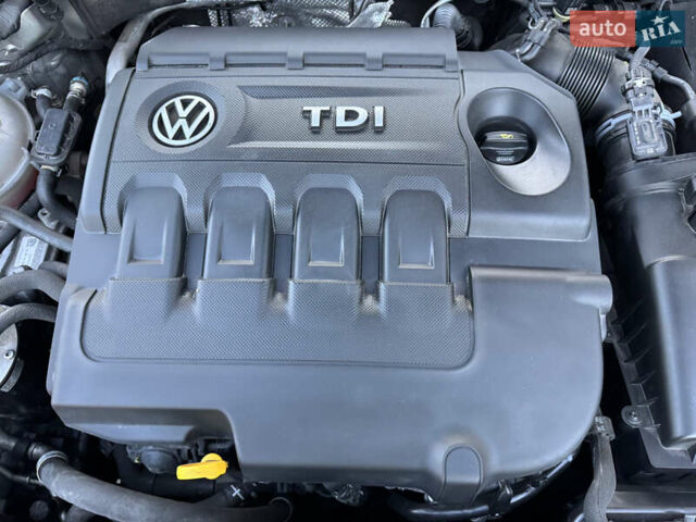 Сірий Фольксваген Гольф, об'ємом двигуна 1.6 л та пробігом 335 тис. км за 11999 $, фото 81 на Automoto.ua
