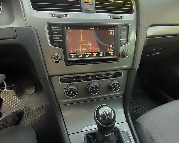 Сірий Фольксваген Гольф, об'ємом двигуна 1.6 л та пробігом 260 тис. км за 11500 $, фото 6 на Automoto.ua