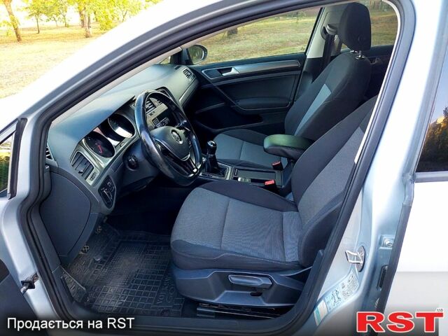 Серый Фольксваген Гольф, объемом двигателя 1.6 л и пробегом 307 тыс. км за 11300 $, фото 3 на Automoto.ua