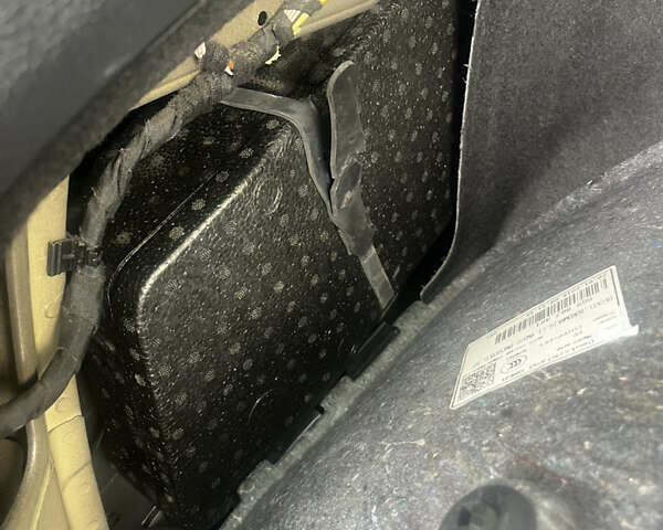 Серый Фольксваген Гольф, объемом двигателя 1.6 л и пробегом 198 тыс. км за 11350 $, фото 7 на Automoto.ua