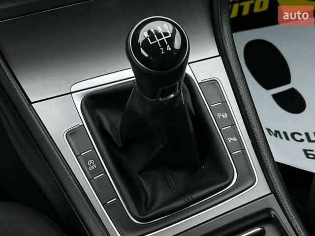 Серый Фольксваген Гольф, объемом двигателя 1.6 л и пробегом 247 тыс. км за 11500 $, фото 11 на Automoto.ua