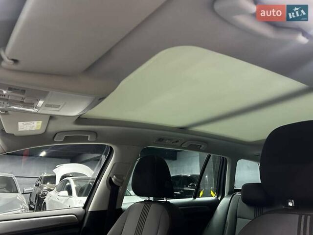 Серый Фольксваген Гольф, объемом двигателя 2 л и пробегом 213 тыс. км за 13300 $, фото 9 на Automoto.ua