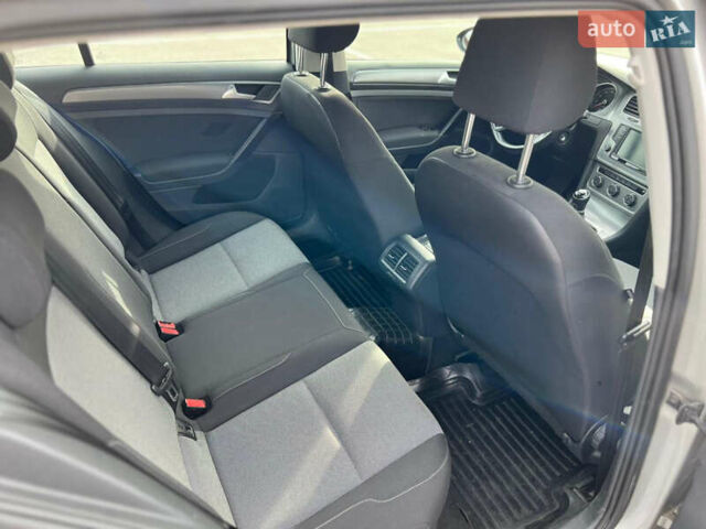 Фольксваген Гольф 2016 в Ямполь на Automoto.ua Серый Фольксваген Гольф, объемом двигателя 1.6 л и пробегом 297 тыс. км за 10500 $, фото 17 на Automoto.ua