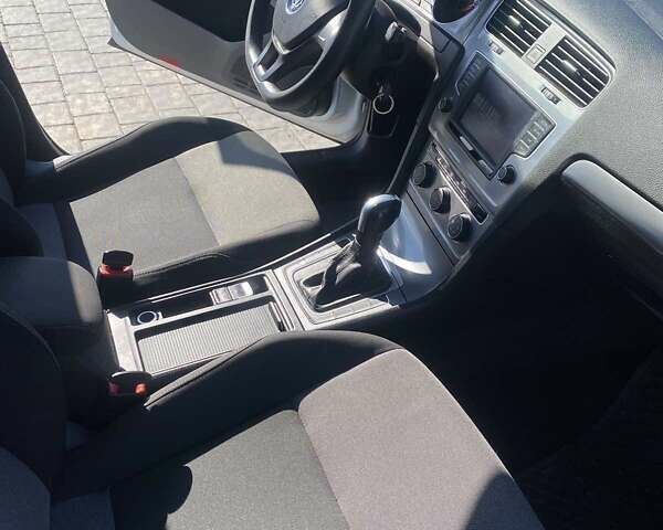 Серый Фольксваген Гольф, объемом двигателя 1.6 л и пробегом 240 тыс. км за 11500 $, фото 9 на Automoto.ua