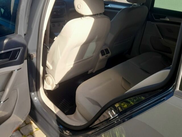 Серый Фольксваген Гольф, объемом двигателя 1.6 л и пробегом 250 тыс. км за 11000 $, фото 13 на Automoto.ua