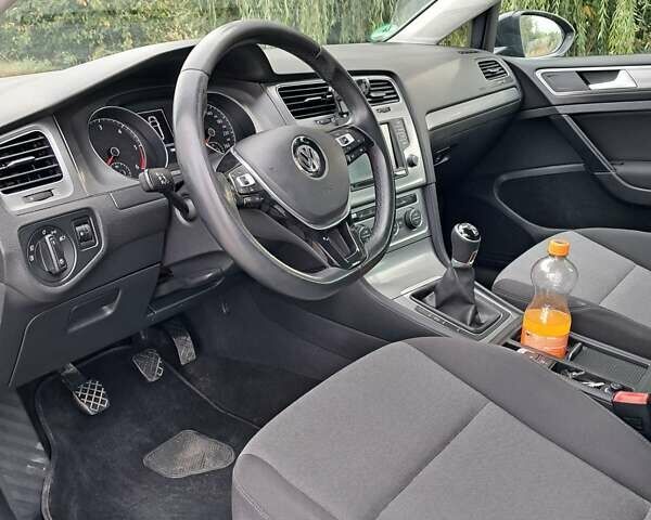 Серый Фольксваген Гольф, объемом двигателя 1.6 л и пробегом 230 тыс. км за 11399 $, фото 13 на Automoto.ua