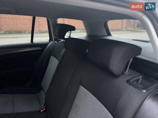 Серый Фольксваген Гольф, объемом двигателя 1.6 л и пробегом 247 тыс. км за 10800 $, фото 26 на Automoto.ua