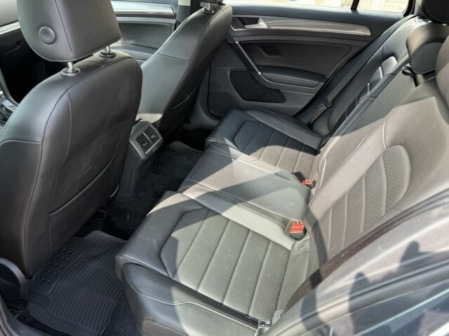 Серый Фольксваген Гольф, объемом двигателя 1.8 л и пробегом 199 тыс. км за 12500 $, фото 19 на Automoto.ua