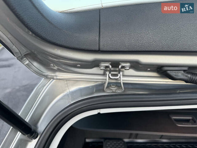 Сірий Фольксваген Гольф, об'ємом двигуна 1.6 л та пробігом 335 тис. км за 11999 $, фото 38 на Automoto.ua