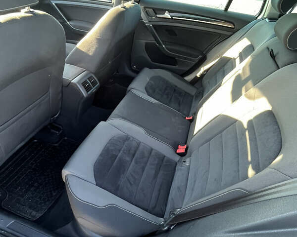 Серый Фольксваген Гольф, объемом двигателя 1.6 л и пробегом 218 тыс. км за 12900 $, фото 9 на Automoto.ua