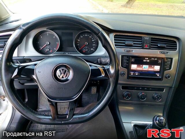 Серый Фольксваген Гольф, объемом двигателя 1.6 л и пробегом 307 тыс. км за 11300 $, фото 7 на Automoto.ua