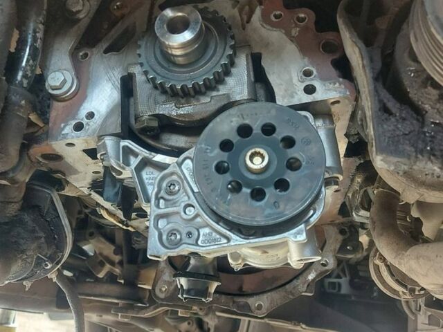 Серый Фольксваген Гольф, объемом двигателя 1.6 л и пробегом 250 тыс. км за 10500 $, фото 19 на Automoto.ua