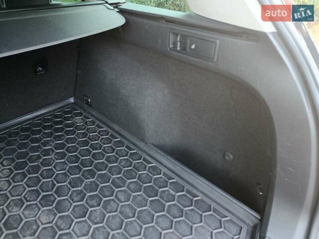 Серый Фольксваген Гольф, объемом двигателя 1.6 л и пробегом 331 тыс. км за 10900 $, фото 21 на Automoto.ua