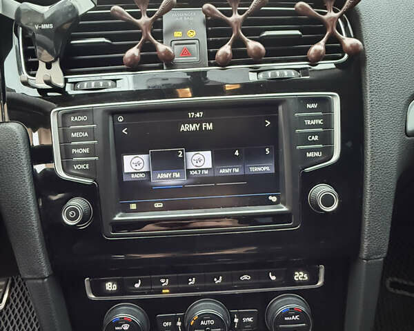 Серый Фольксваген Гольф, объемом двигателя 1.6 л и пробегом 250 тыс. км за 12300 $, фото 8 на Automoto.ua