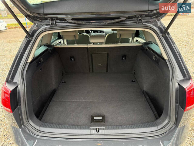 Серый Фольксваген Гольф, объемом двигателя 1.6 л и пробегом 272 тыс. км за 11200 $, фото 26 на Automoto.ua