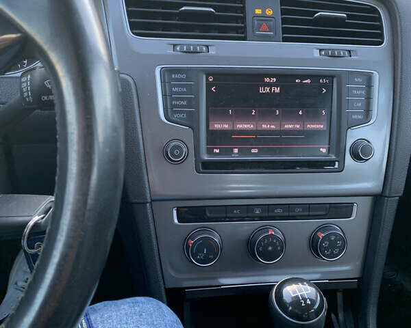 Серый Фольксваген Гольф, объемом двигателя 1.6 л и пробегом 298 тыс. км за 9900 $, фото 10 на Automoto.ua