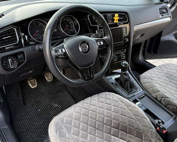 Серый Фольксваген Гольф, объемом двигателя 1.6 л и пробегом 280 тыс. км за 10999 $, фото 14 на Automoto.ua