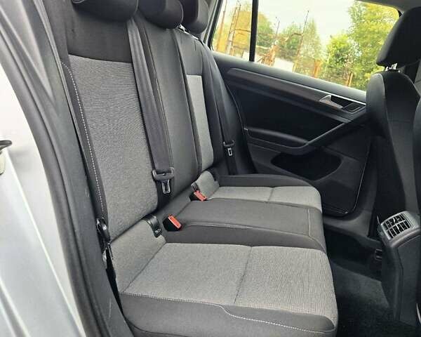 Сірий Фольксваген Гольф, об'ємом двигуна 1.6 л та пробігом 205 тис. км за 10499 $, фото 47 на Automoto.ua