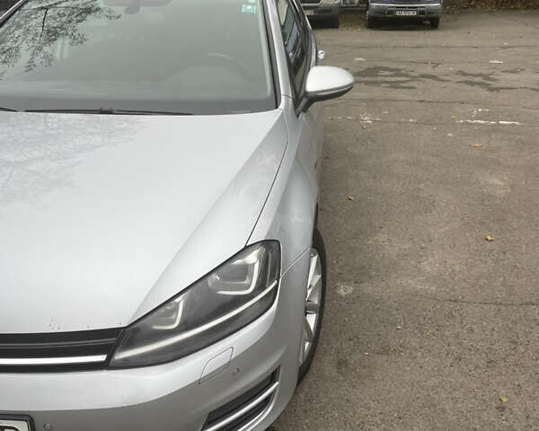 Серый Фольксваген Гольф, объемом двигателя 1.6 л и пробегом 331 тыс. км за 11200 $, фото 1 на Automoto.ua