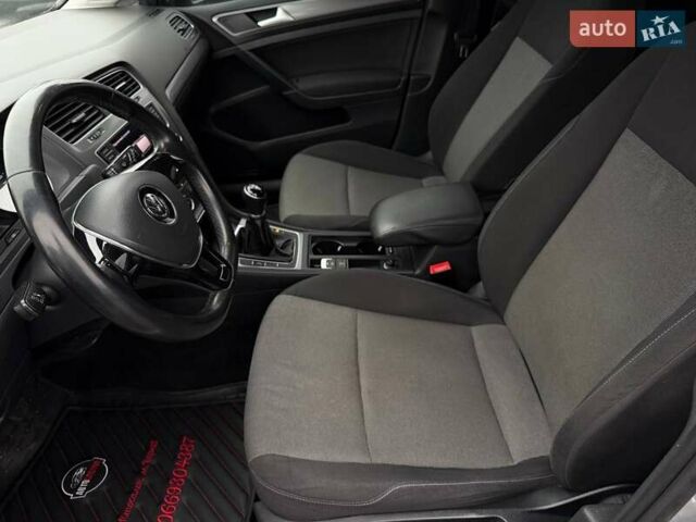 Серый Фольксваген Гольф, объемом двигателя 1.6 л и пробегом 207 тыс. км за 9300 $, фото 11 на Automoto.ua