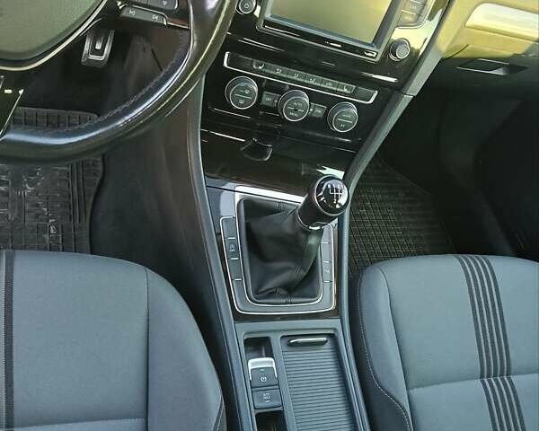 Фольксваген Гольф 2016 в Хмельницком на Automoto.ua Серый Фольксваген Гольф, объемом двигателя 1.6 л и пробегом 233 тыс. км за 10700 $, фото 35 на Automoto.ua