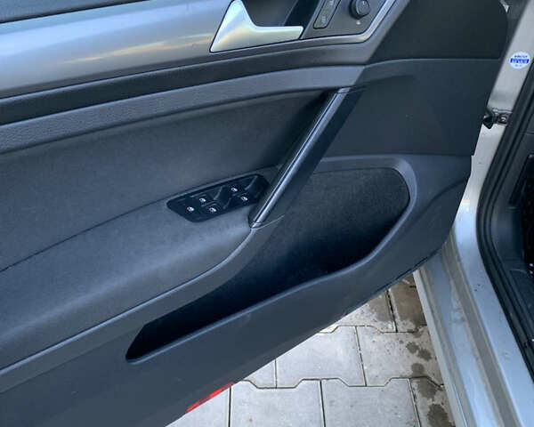 Фольксваген Гольф 2016 в Ямполь на Automoto.ua Серый Фольксваген Гольф, объемом двигателя 1.6 л и пробегом 297 тыс. км за 10500 $, фото 16 на Automoto.ua