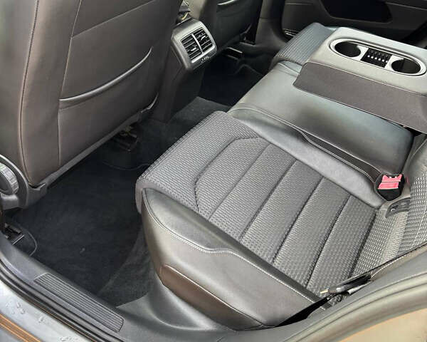 Сірий Фольксваген Гольф, об'ємом двигуна 1.6 л та пробігом 245 тис. км за 12500 $, фото 11 на Automoto.ua