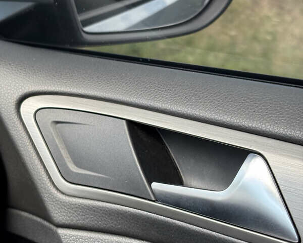 Серый Фольксваген Гольф, объемом двигателя 1.6 л и пробегом 250 тыс. км за 11200 $, фото 20 на Automoto.ua