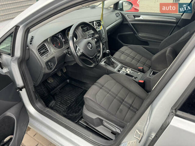 Серый Фольксваген Гольф, объемом двигателя 1.6 л и пробегом 308 тыс. км за 9100 $, фото 6 на Automoto.ua