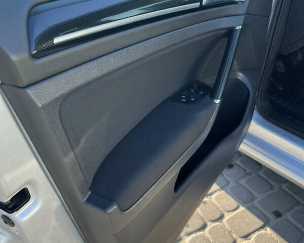 Серый Фольксваген Гольф, объемом двигателя 1.6 л и пробегом 218 тыс. км за 12900 $, фото 12 на Automoto.ua