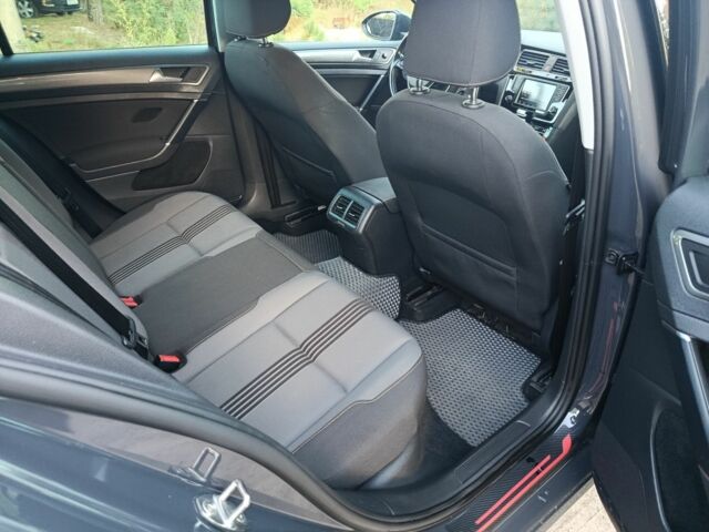 Серый Фольксваген Гольф, объемом двигателя 1.6 л и пробегом 257 тыс. км за 11600 $, фото 10 на Automoto.ua