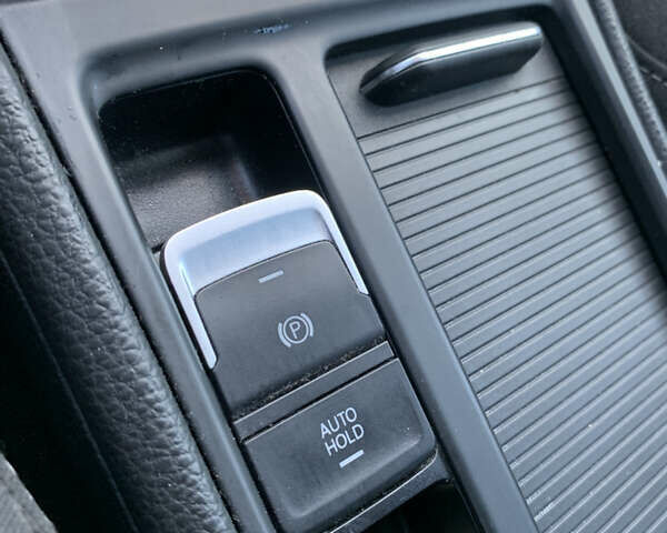 Серый Фольксваген Гольф, объемом двигателя 1.6 л и пробегом 298 тыс. км за 9900 $, фото 23 на Automoto.ua