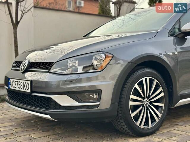 Серый Фольксваген Гольф, объемом двигателя 1.8 л и пробегом 137 тыс. км за 13999 $, фото 7 на Automoto.ua