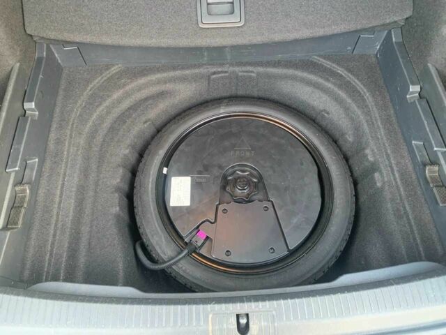 Серый Фольксваген Гольф, объемом двигателя 2 л и пробегом 135 тыс. км за 16714 $, фото 15 на Automoto.ua