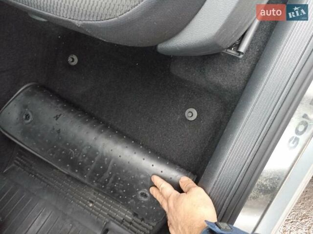Серый Фольксваген Гольф, объемом двигателя 1.6 л и пробегом 250 тыс. км за 11200 $, фото 3 на Automoto.ua