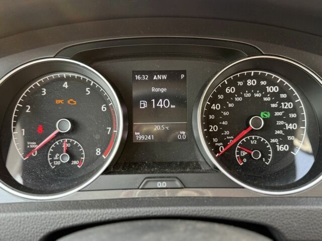 Серый Фольксваген Гольф, объемом двигателя 1.8 л и пробегом 199 тыс. км за 12500 $, фото 13 на Automoto.ua